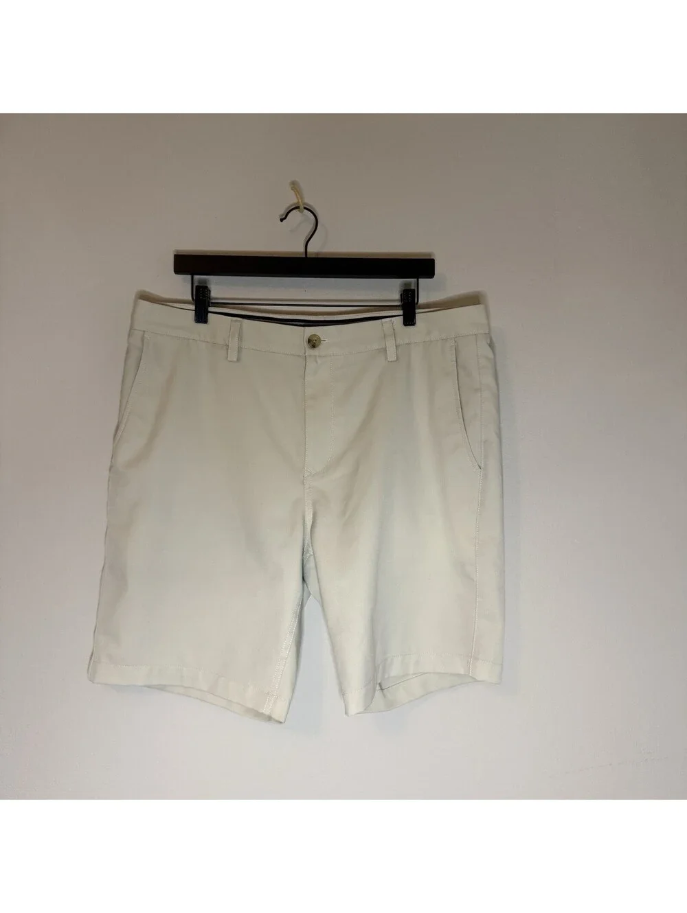Vineyard Vines Links Shorts Men’s 36 Tan Performance Golf Flat Front Stretch